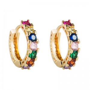 الكورية الأزياء والمجوهرات النحاس أقراط الزركون مطعمة الصغرى الإناث ins الأوروبية والأمريكية مزاجه على شكل ج الأعلى أقراط البرية بالجملة